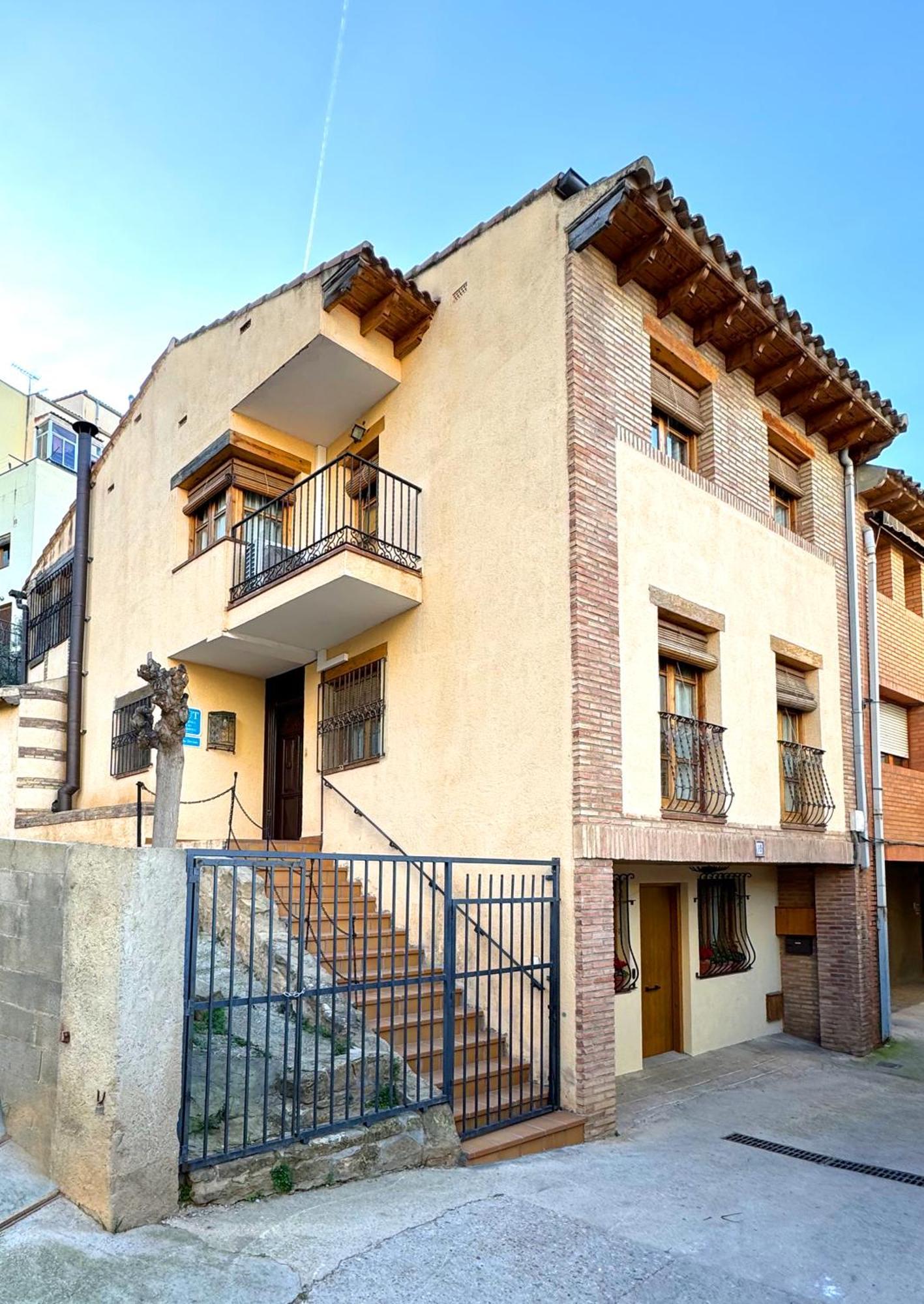 Vut Casa Orrios, En El Centro De Alcaniz. Exterior photo